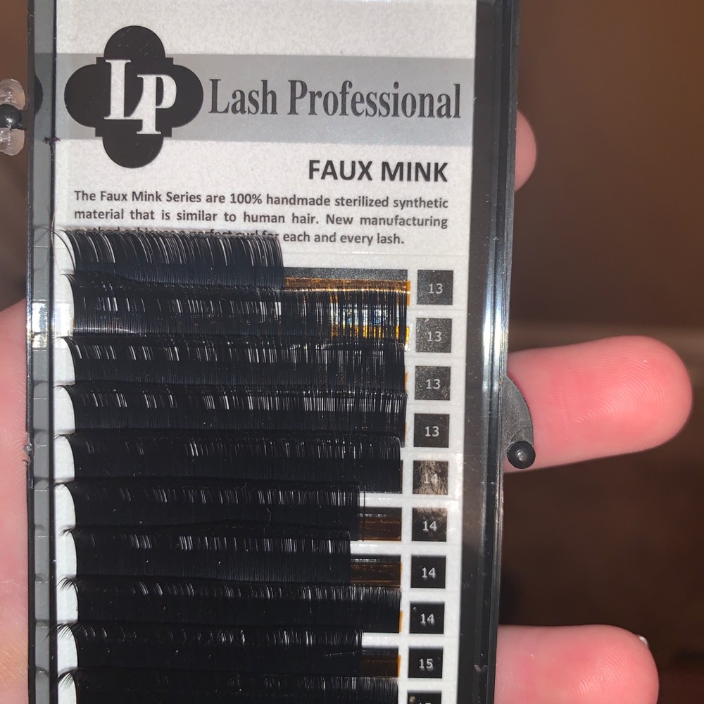 Lash extensions - Picture 3 of 6